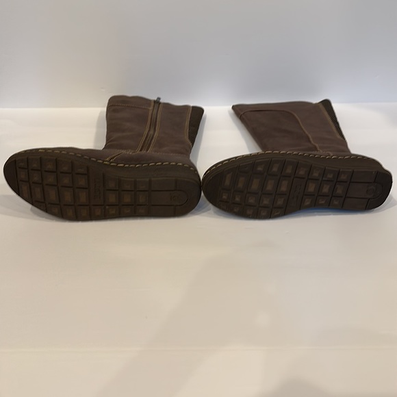 Born Brandenburg women’s boots. Sahara distressed leather. Size 7.5. - Picture 3 of 12